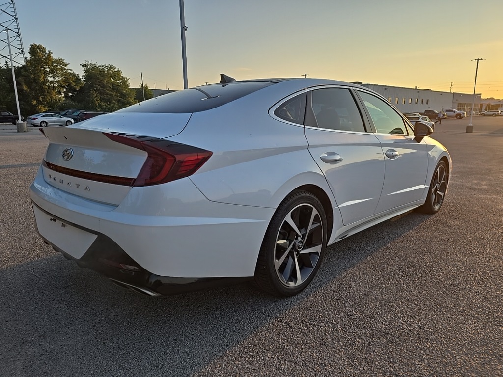 2021 Hyundai Sonata SEL Plus photo 3