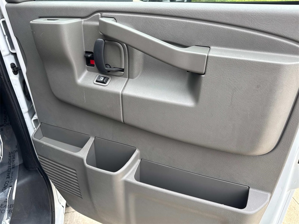 2019 Chevrolet Express 3500 Work Van photo 13