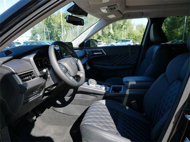 2025 Mitsubishi Outlander PHEV SEL photo 4