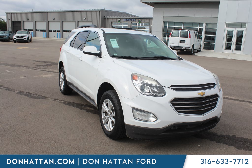 2017 Chevrolet Equinox LT photo 2