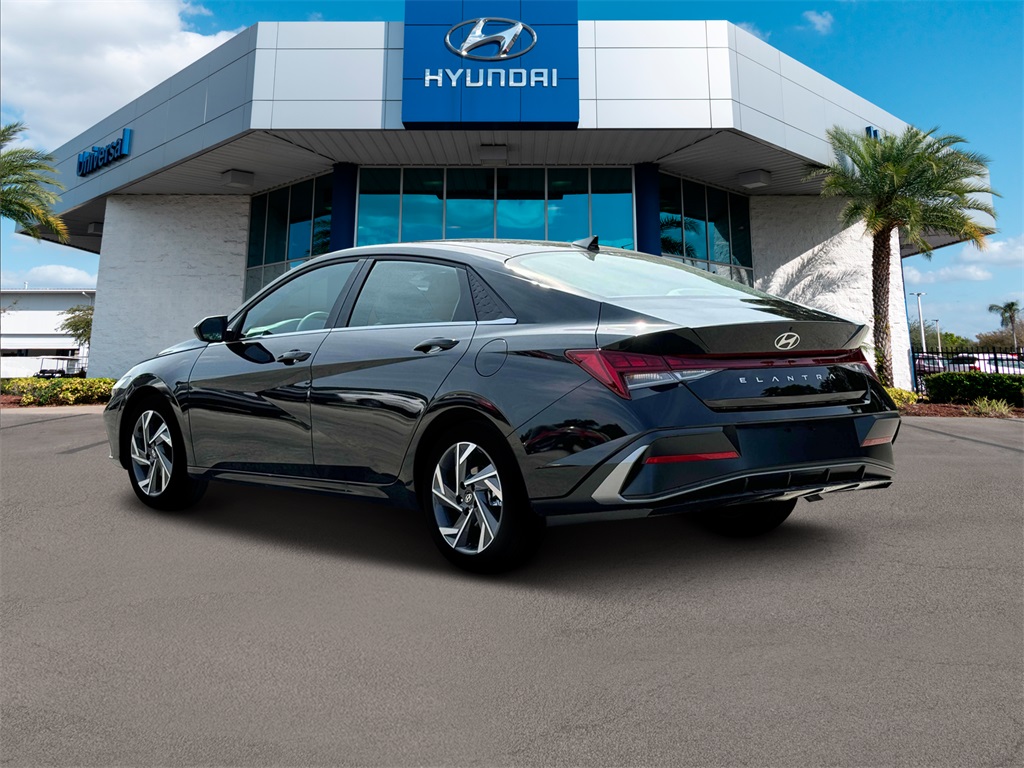 2025 Hyundai Elantra SEL Convenience photo 4