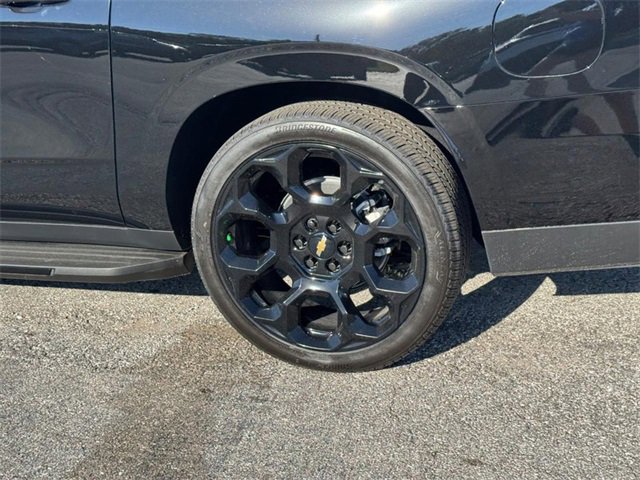 2026 Chevrolet Suburban RST photo 4