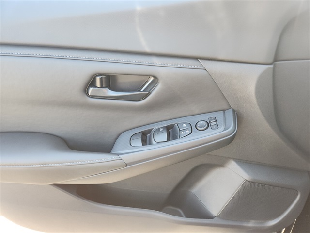 2025 Nissan Sentra S photo 17