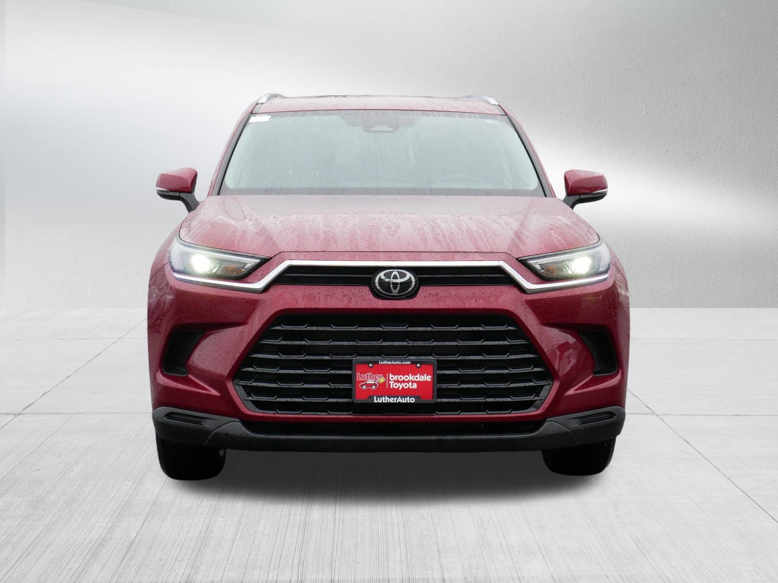 Certified 2024 Toyota Grand Highlander XLE with VIN 5TDAAAB51RS019246 for sale in Brooklyn Center, Minnesota