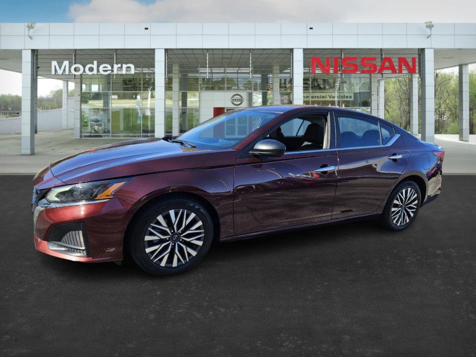 2024 Nissan Altima SV's photo