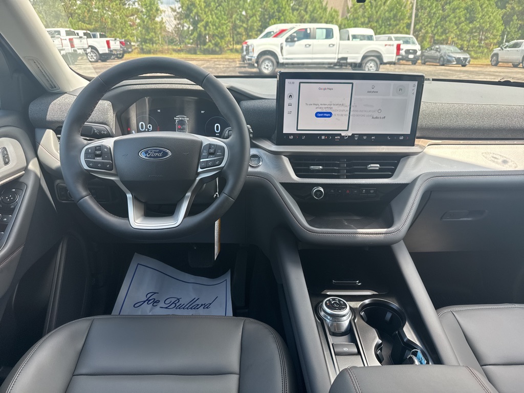 2025 Ford Explorer photo 23