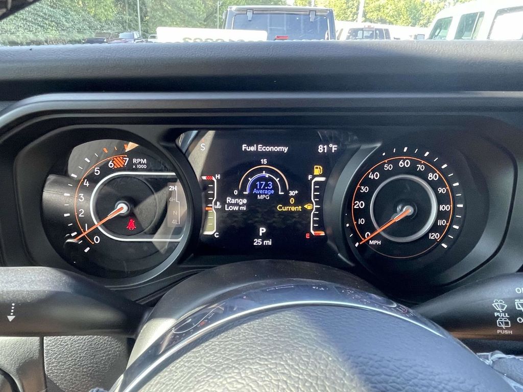 2025 Jeep Wrangler Sahara photo 26