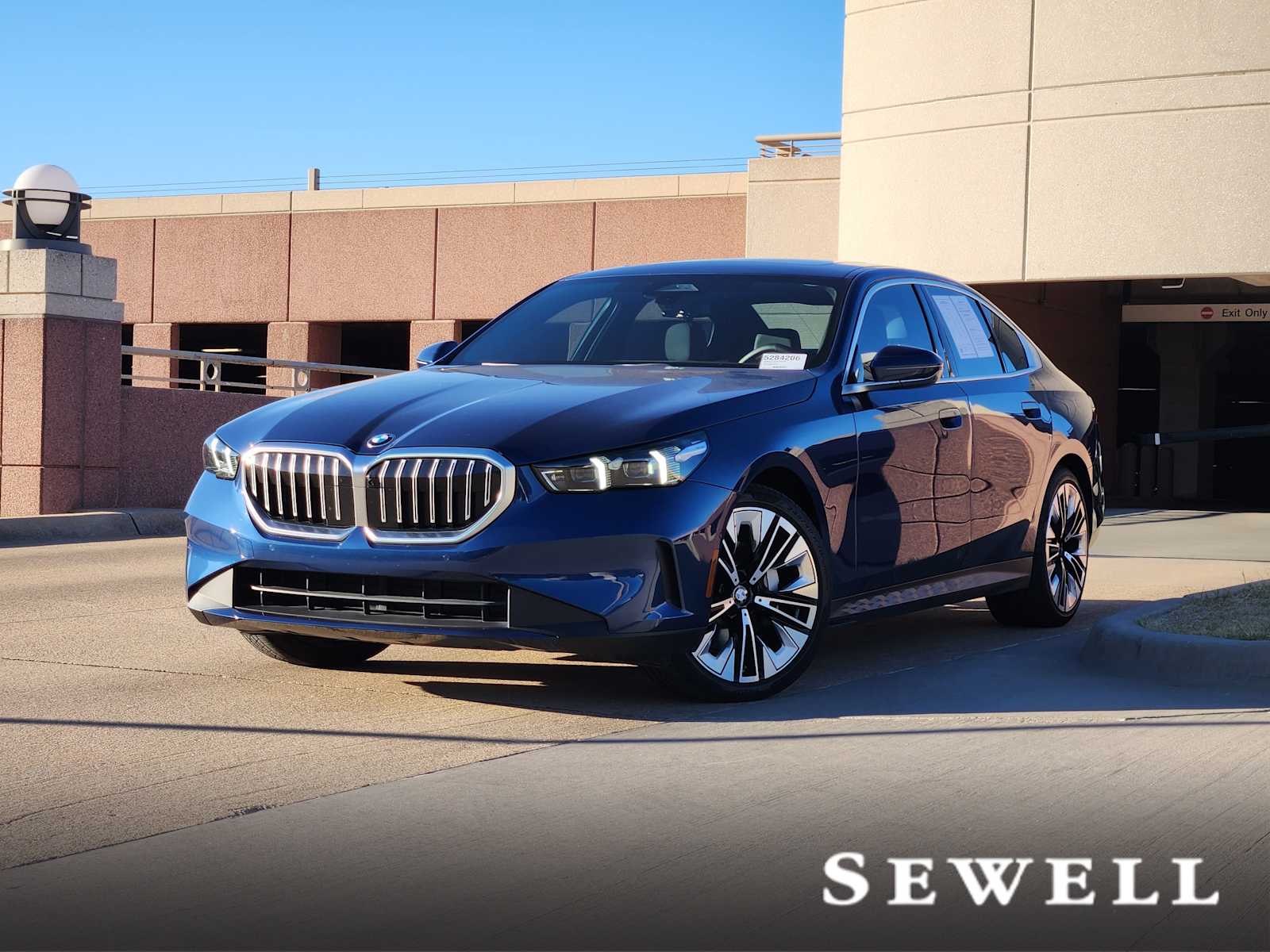 2025 BMW 5 Series 530i