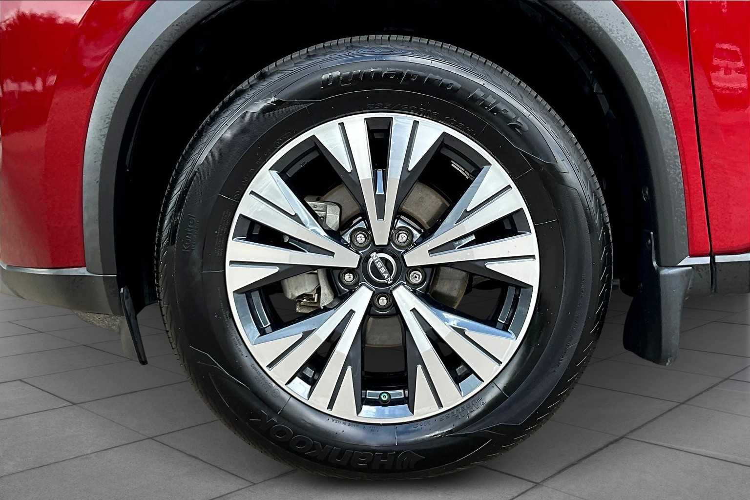 2023 Nissan Rogue SV photo 9