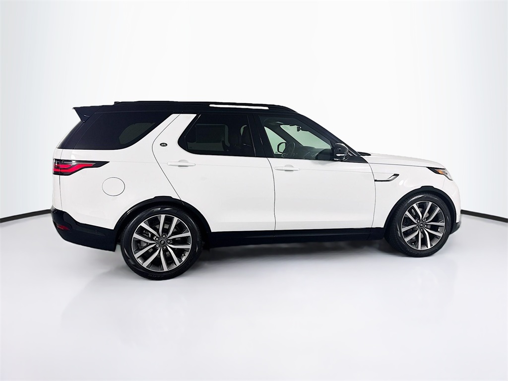 2025 Land Rover Discovery SE photo 3