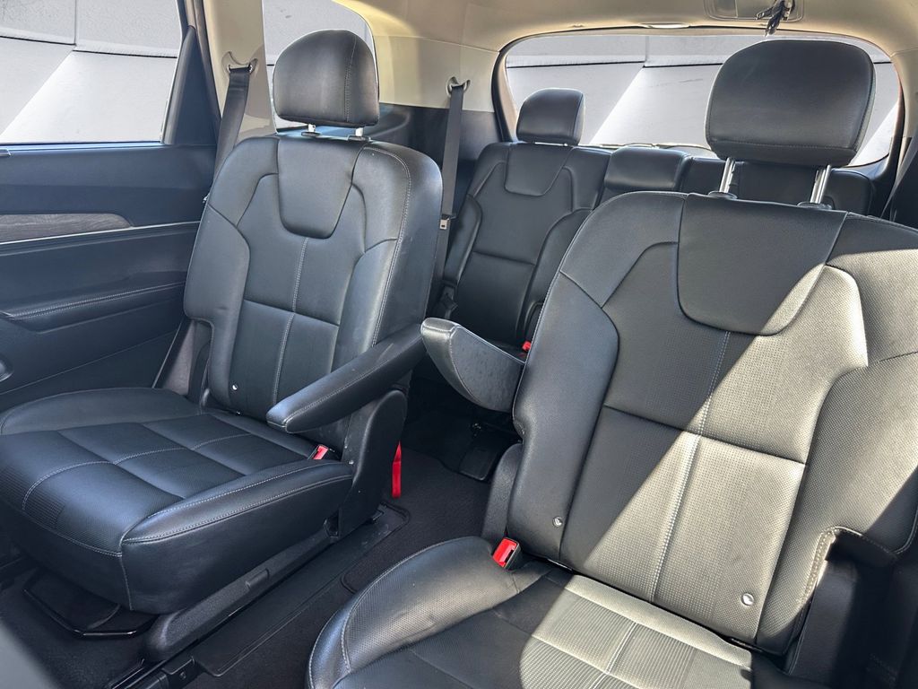 2022 Kia Telluride EX Nightfall Edition photo 9