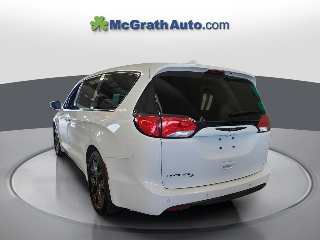 2018 Chrysler Pacifica Touring Plus photo 5