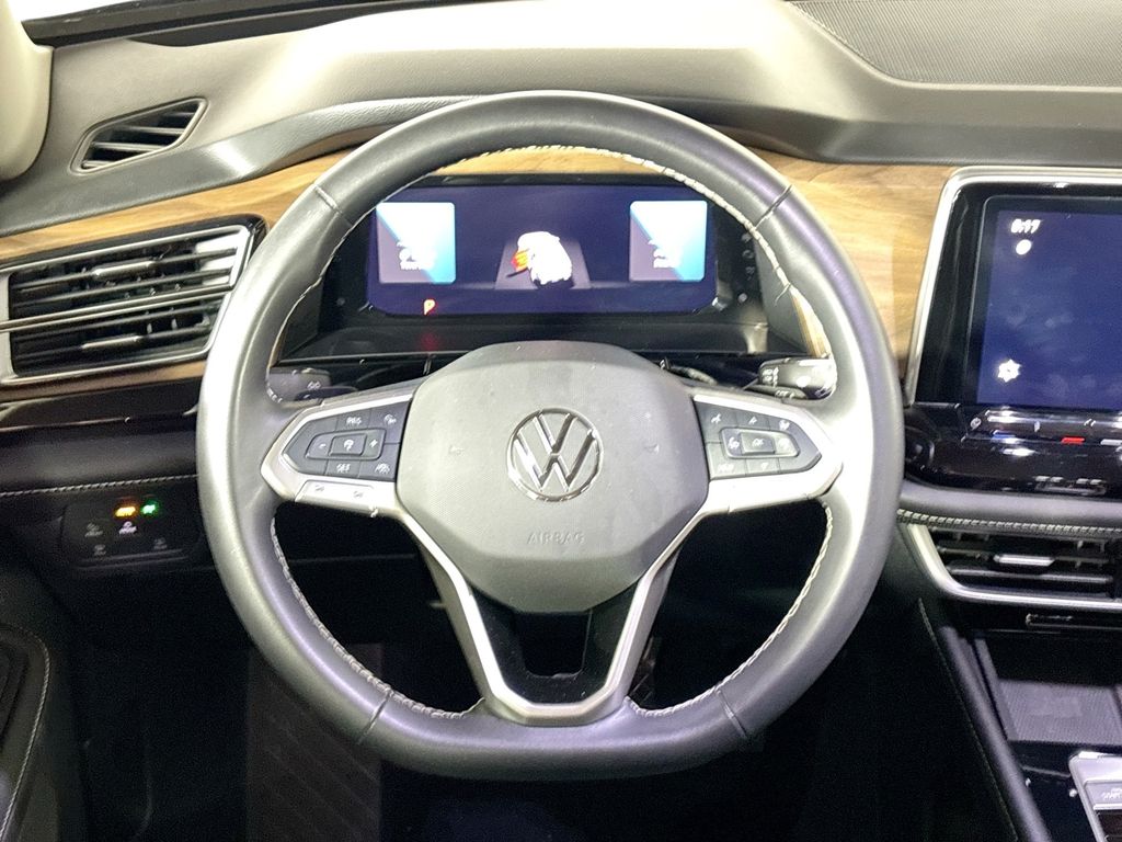 2024 Volkswagen Atlas SE Technology photo 12