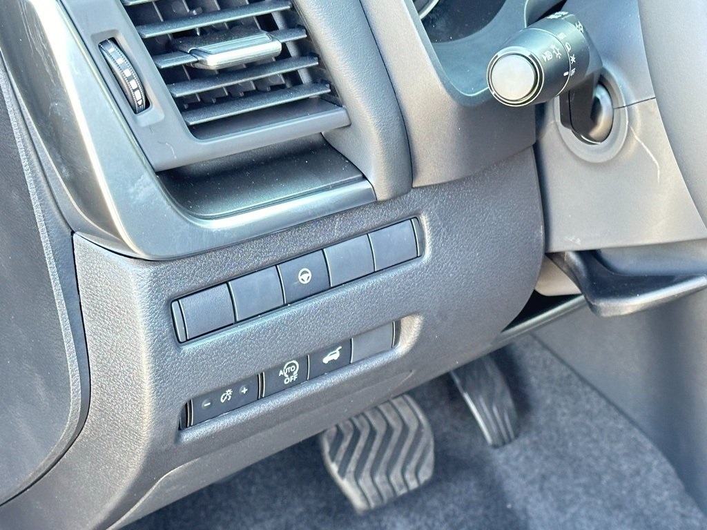 2026 Nissan Rogue SV photo 14
