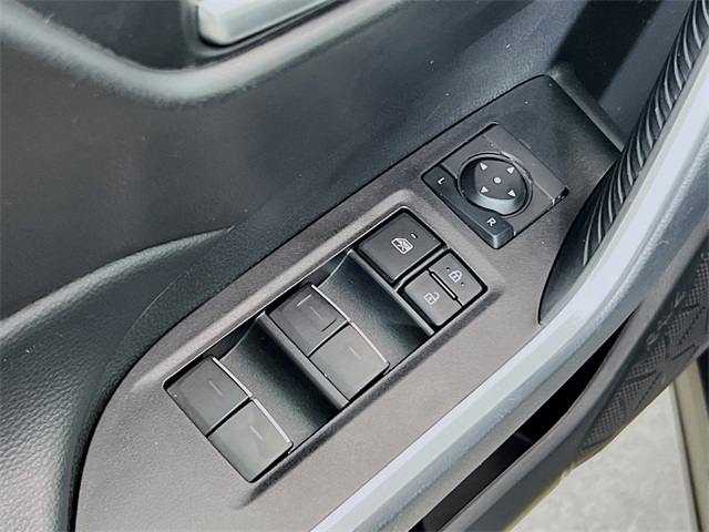 2024 Toyota RAV4 XLE photo 11