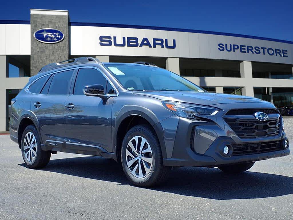 2025 Subaru Outback Premium's photo