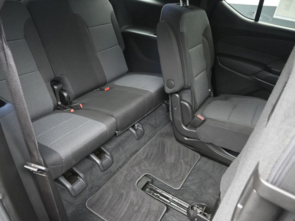 2022 Chevrolet Traverse Cloth photo 7