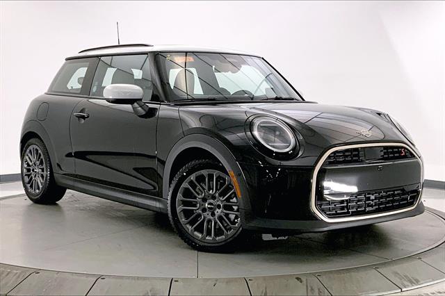 2025 MINI Hardtop 2 Door S's photo