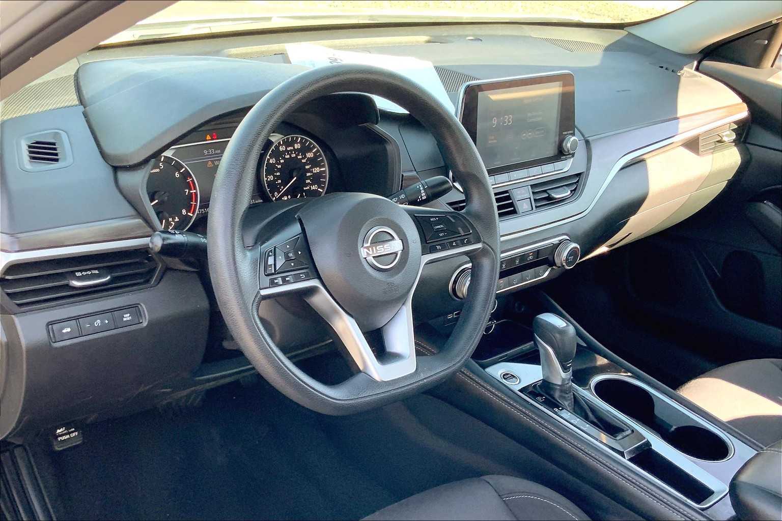 2023 Nissan Altima 2.5 SV photo 14