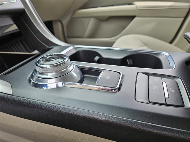 2020 Ford Fusion Hybrid SE photo 23