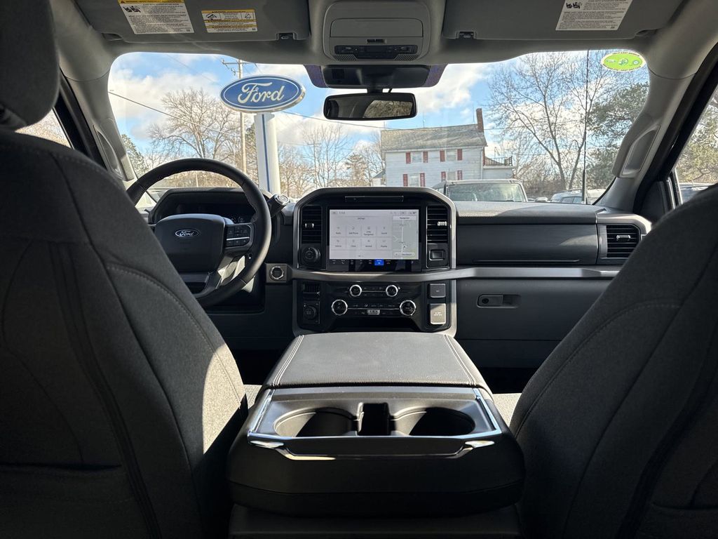 2025 Ford F-150 XLT photo 23