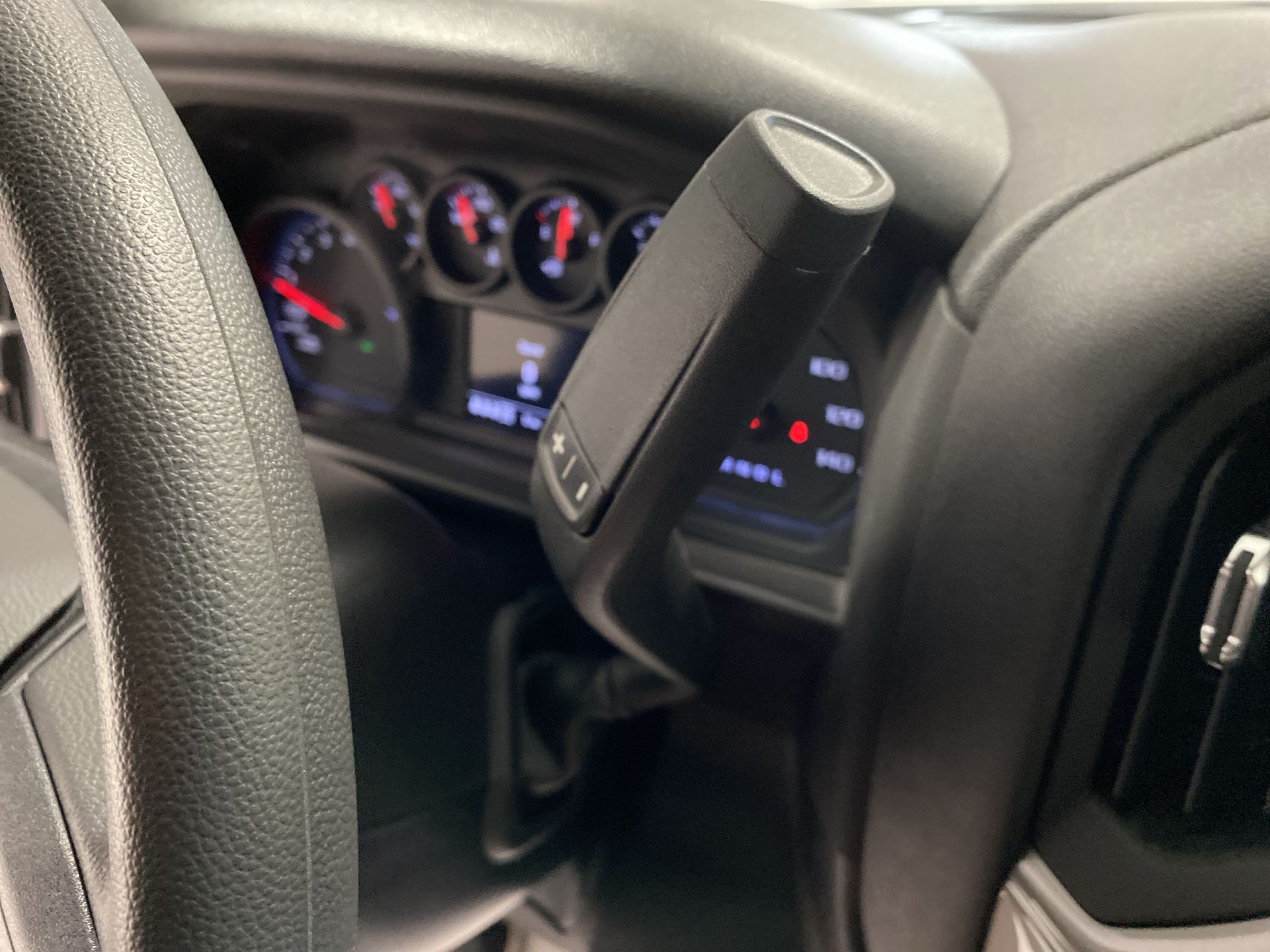 2025 Chevrolet Silverado 1500 Custom photo 15