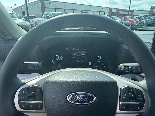 2025 Ford Explorer photo 27