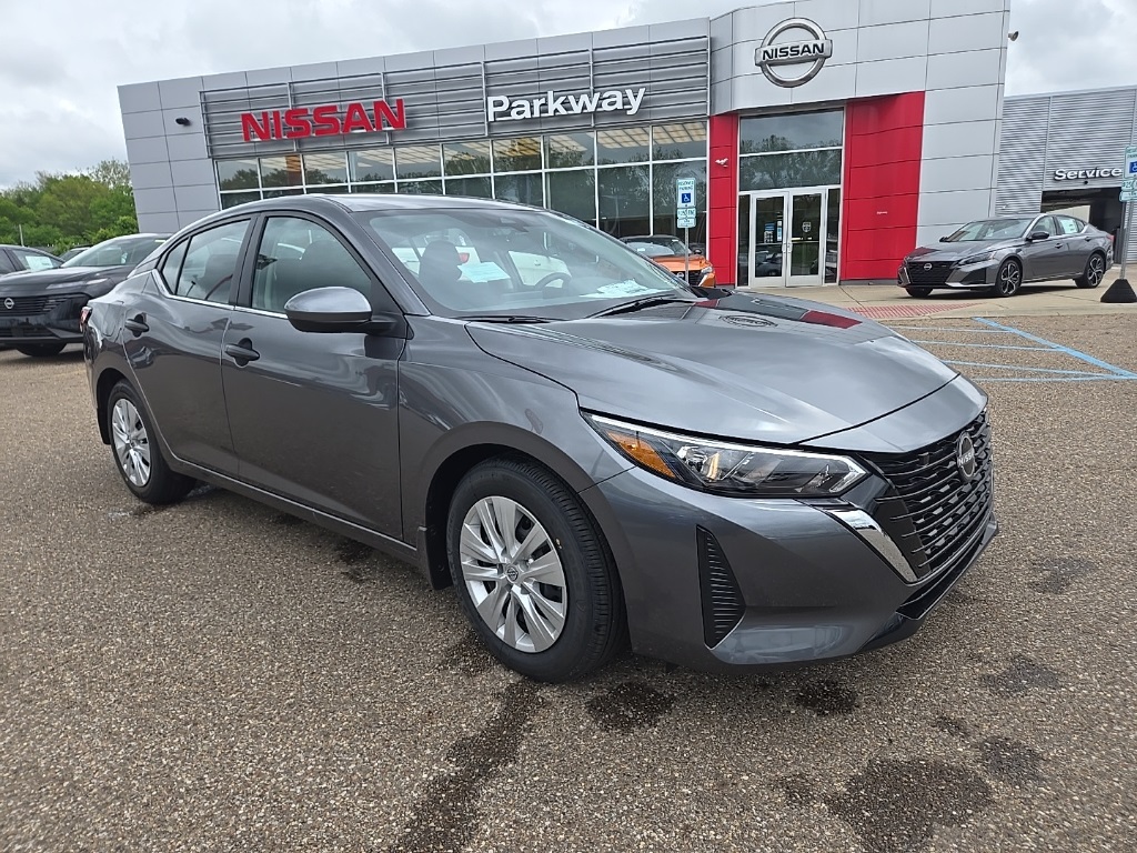 2025 Nissan Sentra S's photo