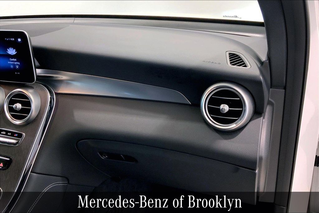 2020 Mercedes Benz GLC 300 4MATIC photo 16