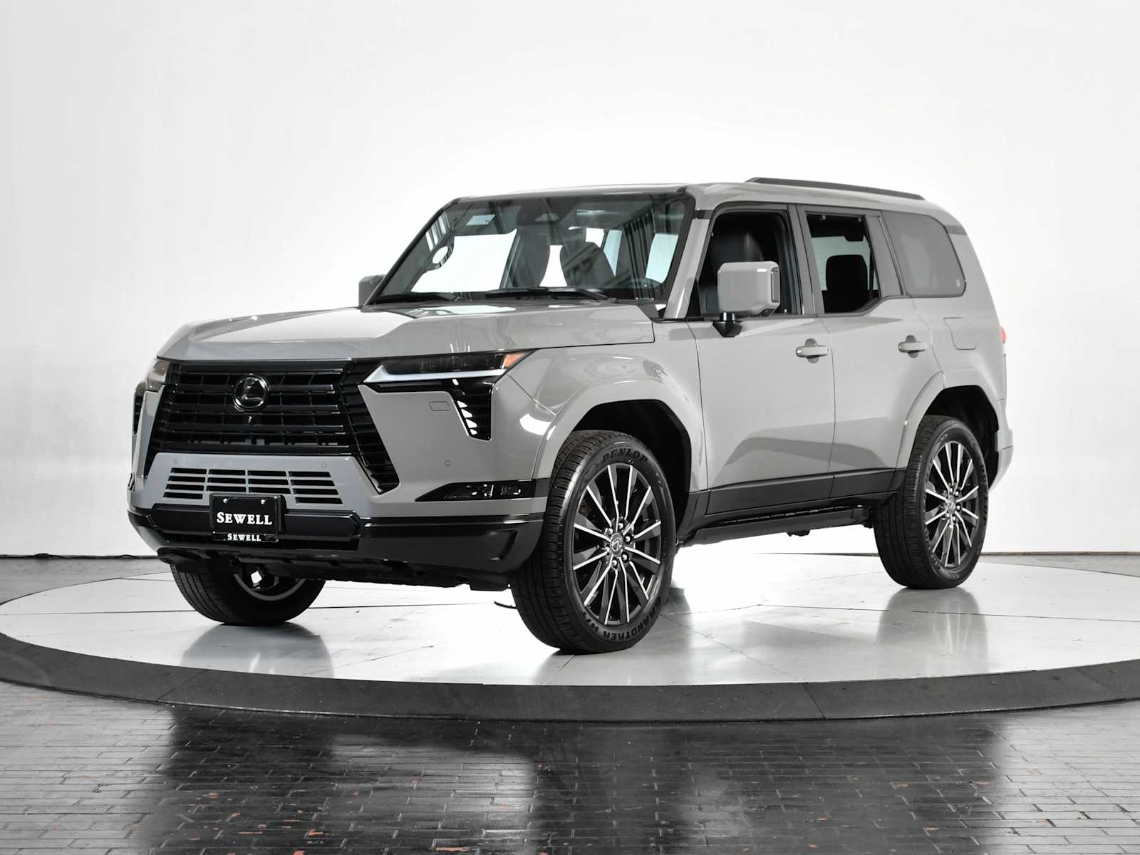 2025 Lexus GX Luxury's photo
