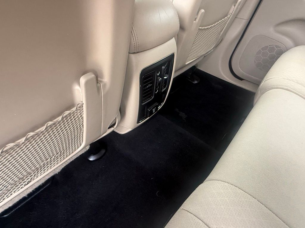 2021 Jeep Grand Cherokee Laredo E photo 24