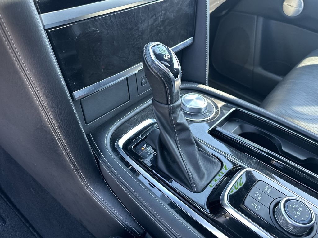 2023 INFINITI QX80 - Image 16