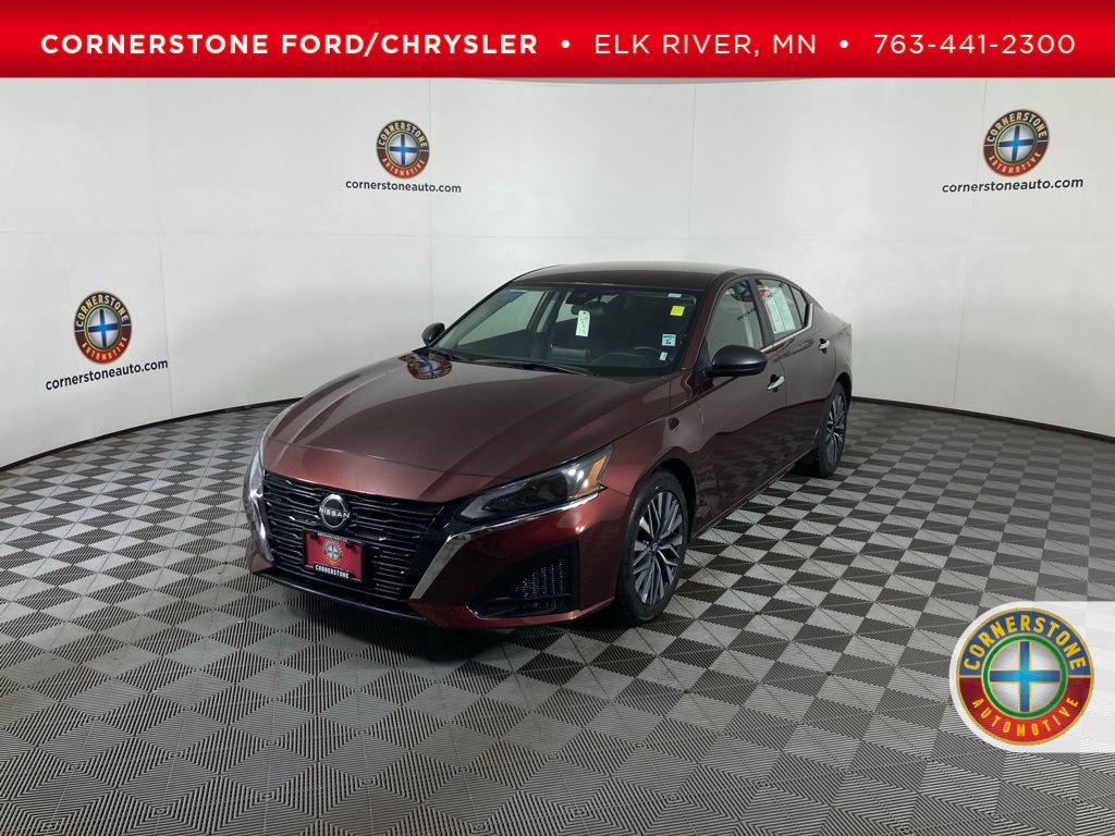 2024 Nissan Altima SV's photo