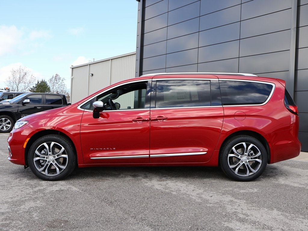 2026 Chrysler Pacifica Pinnacle photo 2