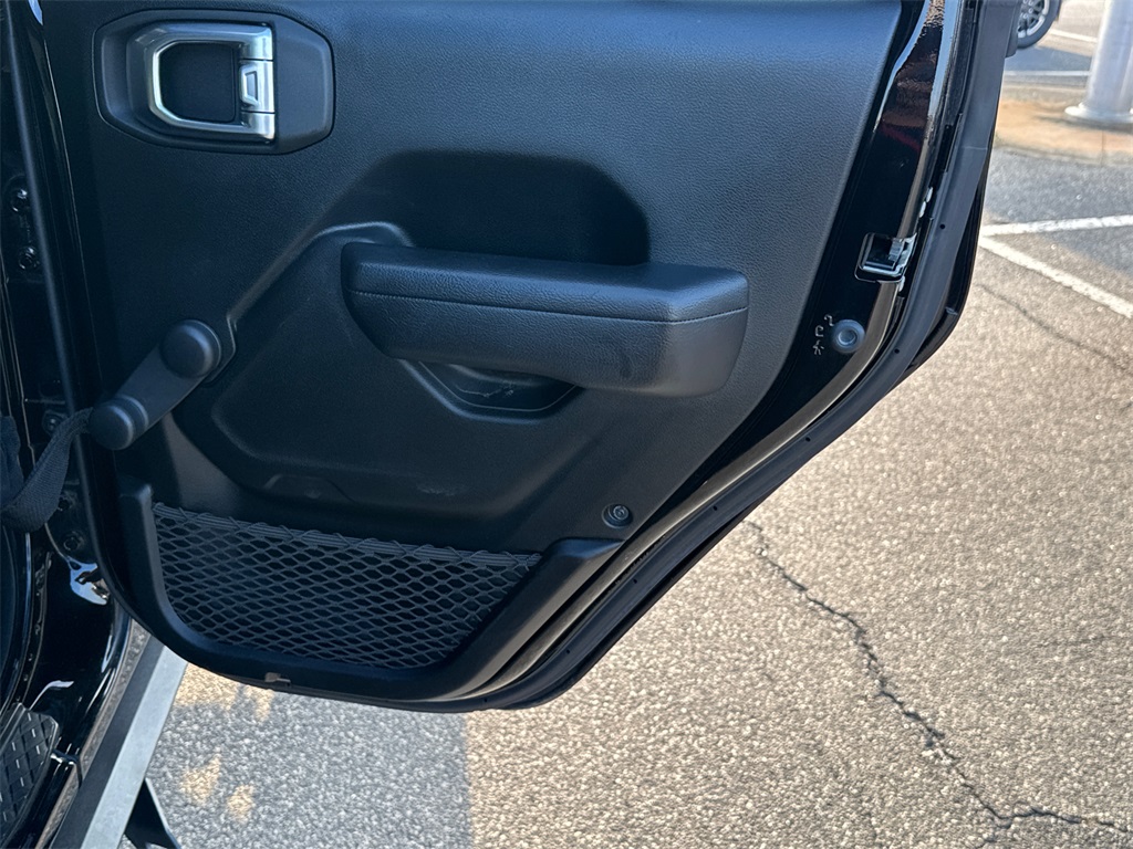 2022 Jeep Gladiator Sport photo 15