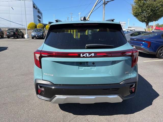 2025 Kia Seltos EX photo 2