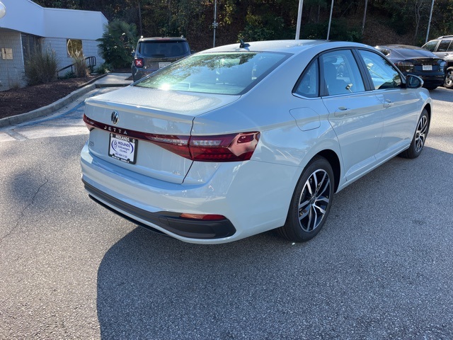 2026 Volkswagen Jetta 1.5T SE photo 2