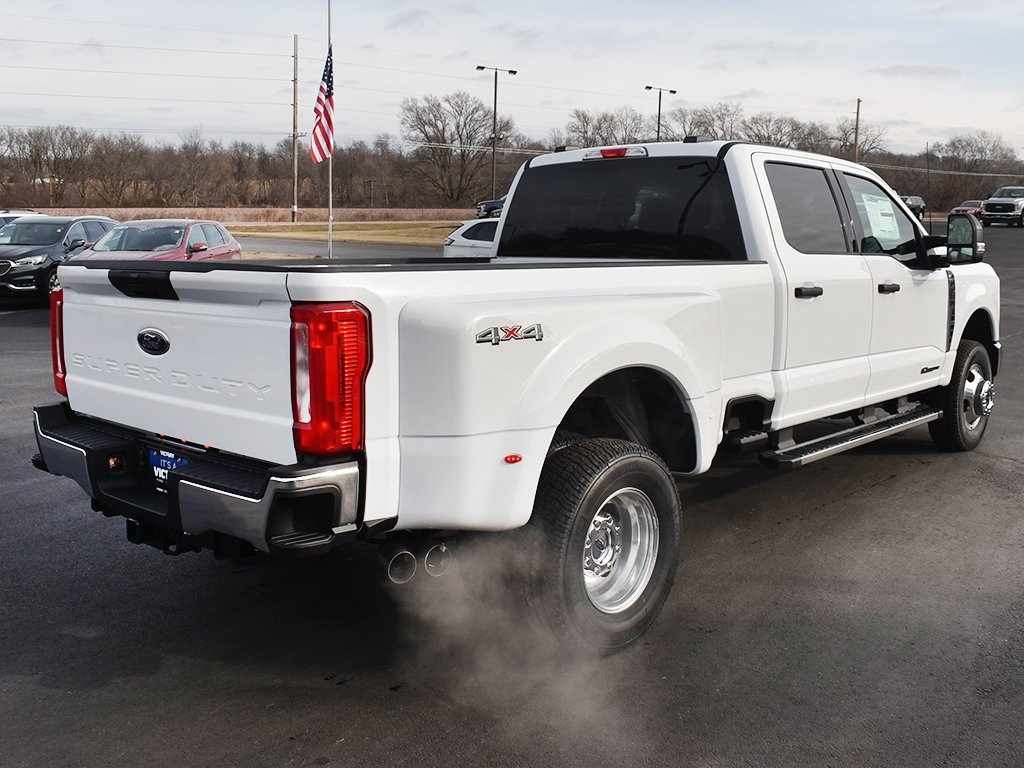 2025 Ford F-350 XLT photo 13