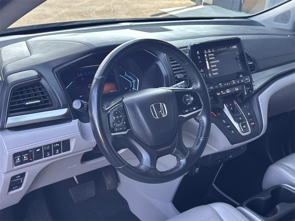2020 Honda Odyssey Touring photo 2