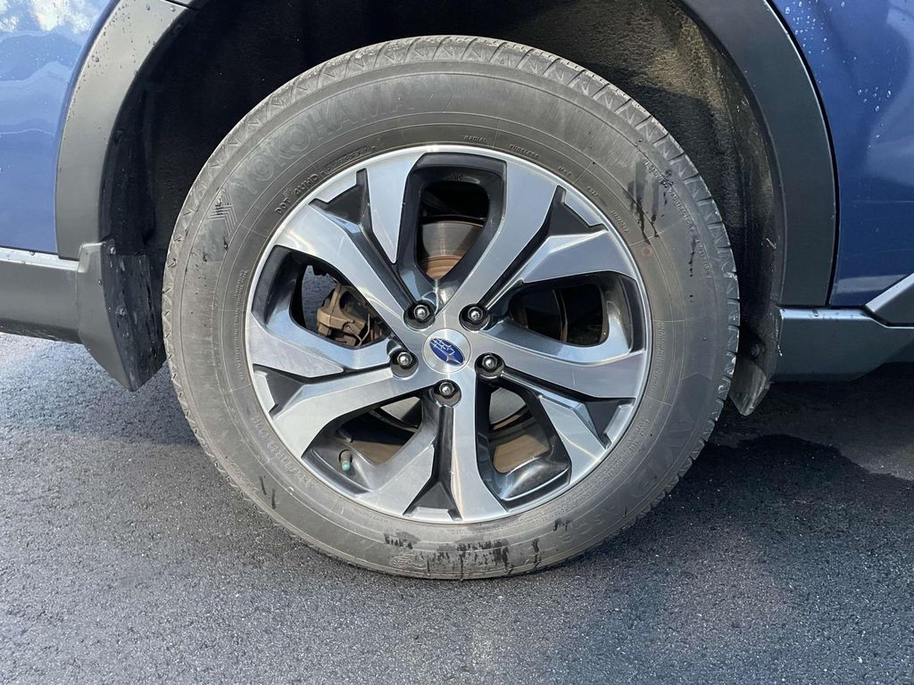 2020 Subaru Outback Limited photo 4