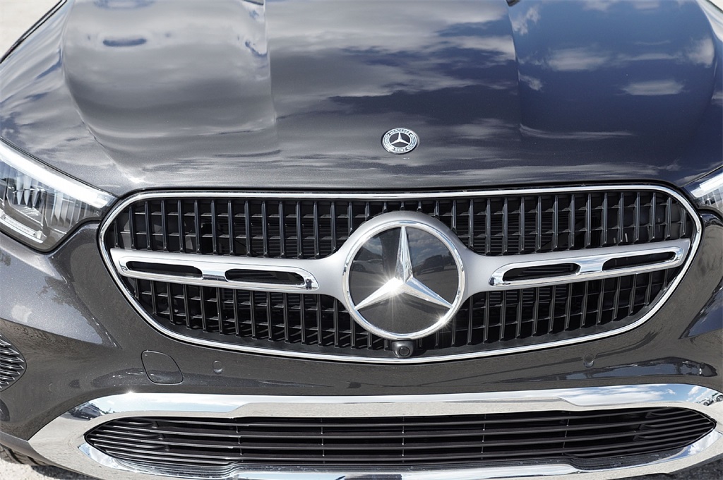 2026 Mercedes Benz GLC 300 photo 4