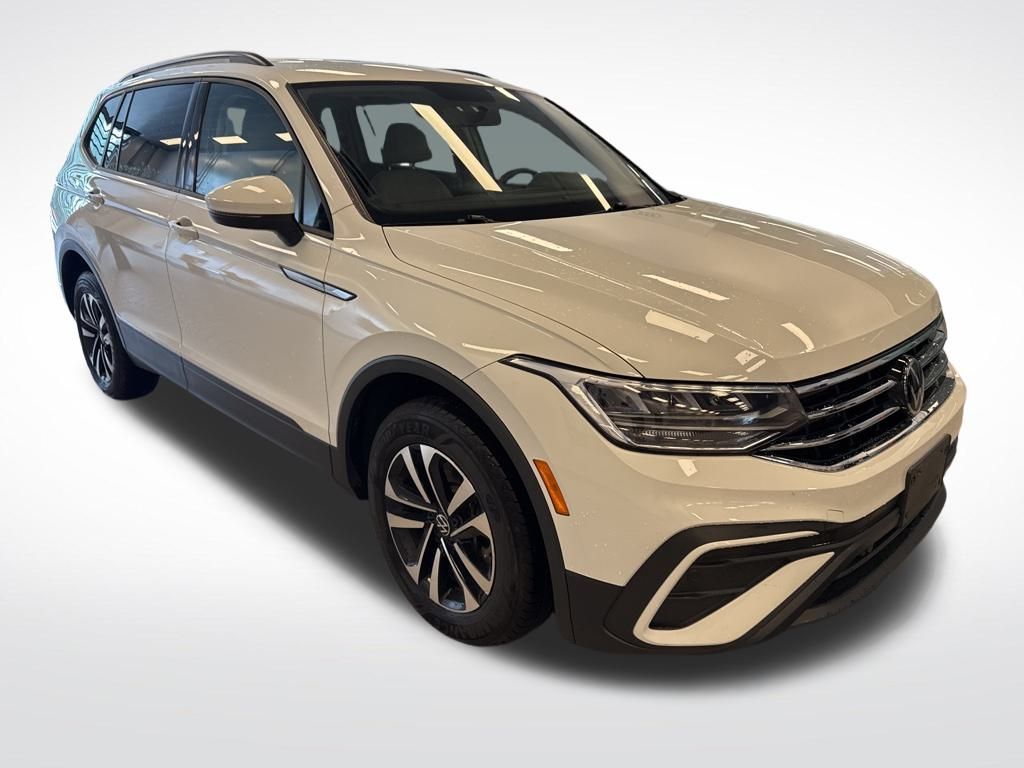2022 Volkswagen Tiguan S photo 2