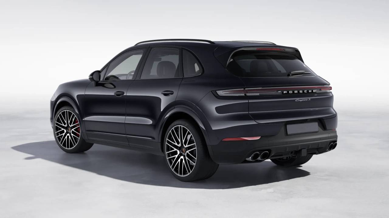 2025 Porsche Cayenne S photo 3