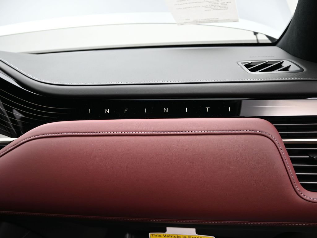 2026 Infiniti QX80 photo 16