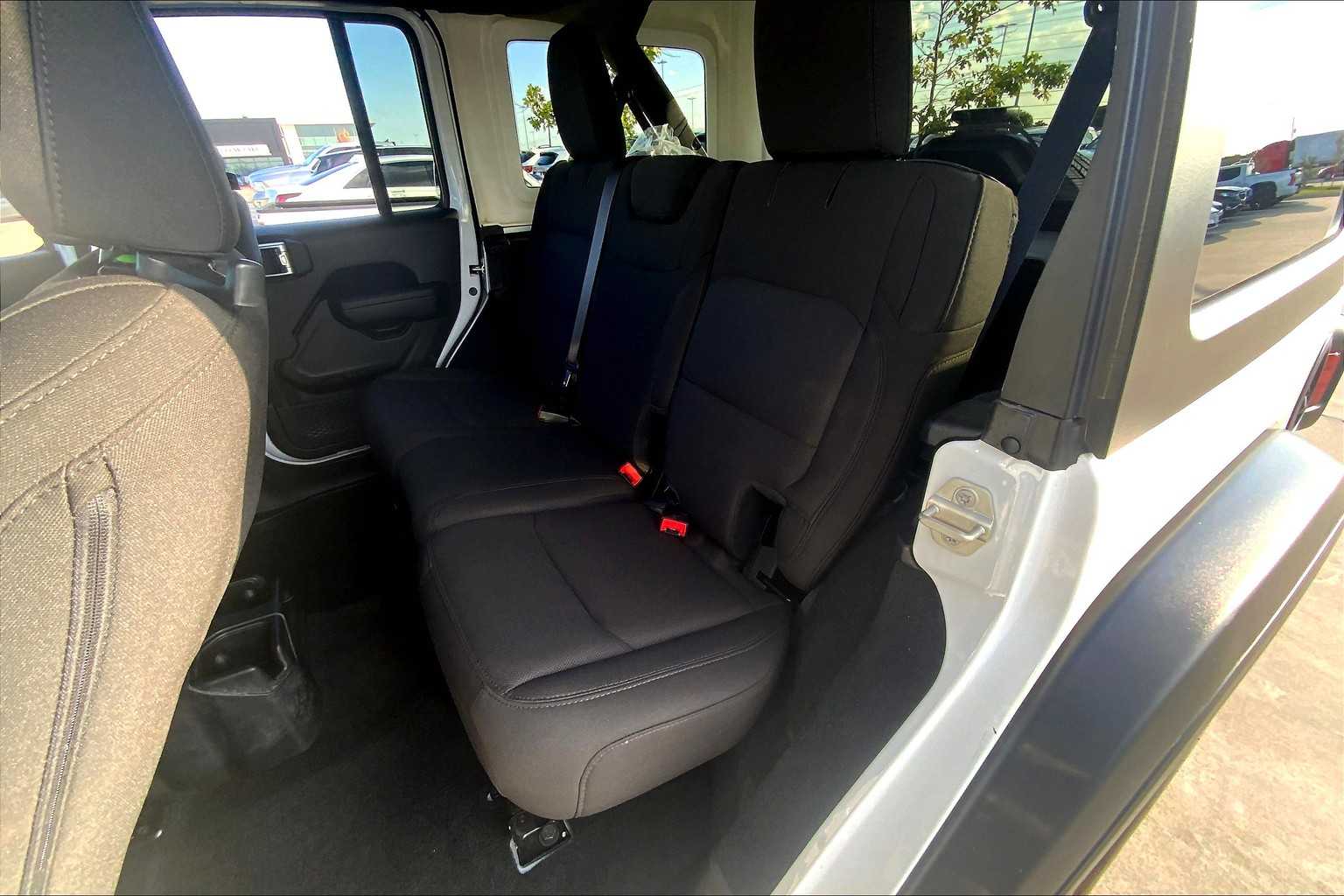 2023 Jeep Wrangler Sport S photo 18