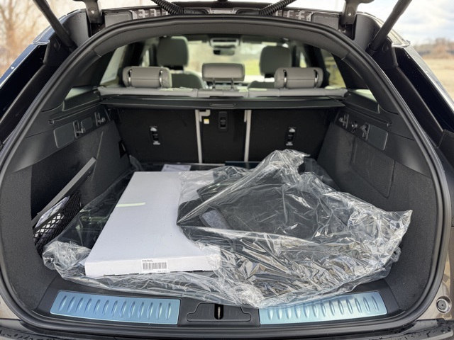 2026 Land Rover Range Rover Velar SE photo 10