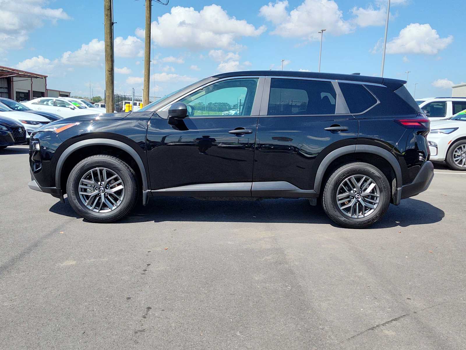 2023 Nissan Rogue S photo 3