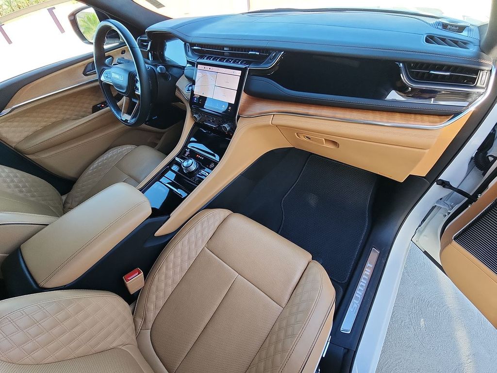 2024 Jeep Grand Cherokee Summit Reserve photo 29