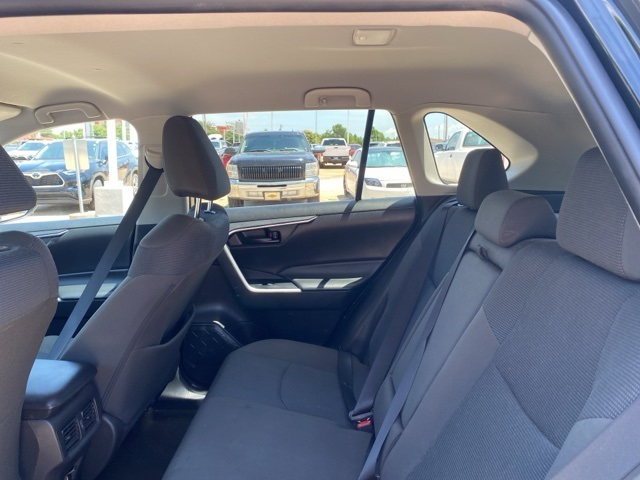 2022 Toyota RAV4 Hybrid LE photo 16