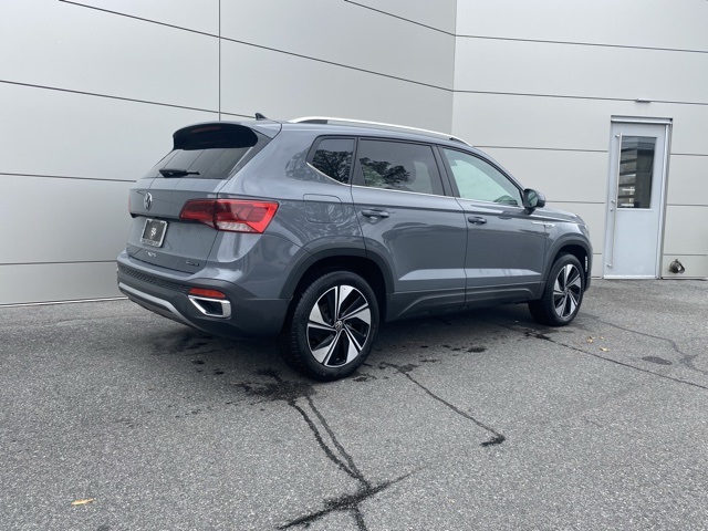 2024 Volkswagen Taos SE photo 4